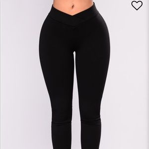 Black pants / Leggings
